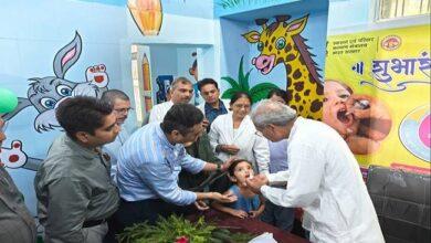 सांसद ने बच्चों को पोलियो की खुराक पिलाकर अभियान का किया शुभारंभ... 9 सांसद ने बच्चों को पोलियो की खुराक पिलाकर अभियान का किया शुभारंभ...