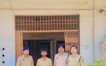 भिलाई में गांजा तस्कर गिरफ्तार, 1 किलो से अधिक गांजा और नकदी जब्त... 9 भिलाई में गांजा तस्कर गिरफ्तार, 1 किलो से अधिक गांजा और नकदी जब्त...