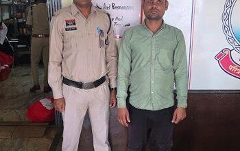 नारधा-सेमरिया तिराहे पर गांजा बेच रहा था युवक, दुर्ग पुलिस ने दबोचा; 2.84 किलो गांजा और नकदी बरामद...