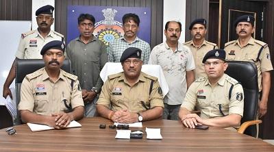 15 टन से ज्यादा कोयला जब्त, फर्जी GST बिल के सहारे चल रहा था खेल; दुर्ग पुलिस ने 3 आरोपियों को दबोचा... 1 15 टन से ज्यादा कोयला जब्त, फर्जी GST बिल के सहारे चल रहा था खेल; दुर्ग पुलिस ने 3 आरोपियों को दबोचा...