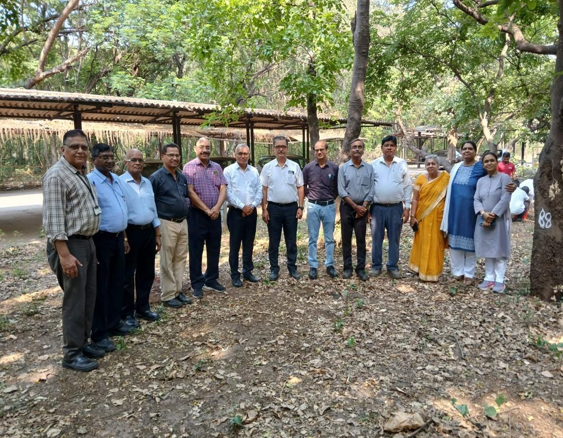 विश्व पर्यावरण दिवस पर परियोजना विभाग द्वारा वृक्षारोपण अभियान का आयोजन... 4 विश्व पर्यावरण दिवस पर परियोजना विभाग द्वारा वृक्षारोपण अभियान का आयोजन...