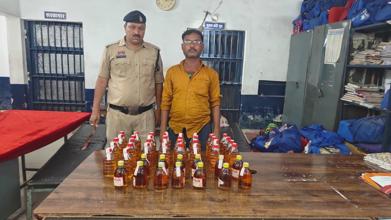‘ऑपरेशन विश्वास’ में दुर्ग पुलिस का बड़ा एक्शन, 6 थाना क्षेत्रों में ताबड़तोड़ छापेमारी, 9 शराब तस्कर गिरफ्तार...