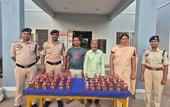 ‘ऑपरेशन विश्वास’ में दुर्ग पुलिस का बड़ा एक्शन, 6 थाना क्षेत्रों में ताबड़तोड़ छापेमारी, 9 शराब तस्कर गिरफ्तार... 12 ‘ऑपरेशन विश्वास’ में दुर्ग पुलिस का बड़ा एक्शन, 6 थाना क्षेत्रों में ताबड़तोड़ छापेमारी, 9 शराब तस्कर गिरफ्तार...