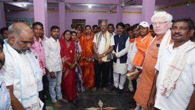 कोरासी में सांसद बृजमोहन अग्रवाल का जनसंपर्क अभियान: जनता से सीधे संवाद, विकास कार्यों की घोषणाएं और योजनाओं पर खुली चर्चा 27 कोरासी में सांसद बृजमोहन अग्रवाल का जनसंपर्क अभियान: जनता से सीधे संवाद, विकास कार्यों की घोषणाएं और योजनाओं पर खुली चर्चा