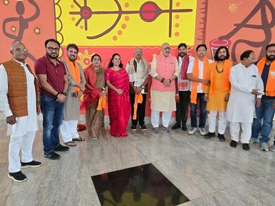 रायपुर पहुंचे केंद्रीय मंत्री गिरिराज सिंह, सांसद बृजमोहन अग्रवाल ने किया स्वागत... 1 रायपुर पहुंचे केंद्रीय मंत्री गिरिराज सिंह, सांसद बृजमोहन अग्रवाल ने किया स्वागत...