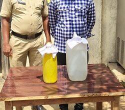 अवैध शराब पर दुर्ग पुलिस की लगातार कार्यवाही जारी,कच्ची महुआ शराब बिक्री करते आरोपी गिरफ्तार, 15 लीटर कच्ची शराब एवं बिक्री रकम जप्त... 7 अवैध शराब पर दुर्ग पुलिस की लगातार कार्यवाही जारी,कच्ची महुआ शराब बिक्री करते आरोपी गिरफ्तार, 15 लीटर कच्ची शराब एवं बिक्री रकम जप्त...
