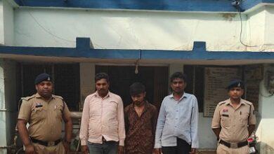 अवैध पशु तस्करी पर धमधा पुलिस की कार्यवाही, 05 मवेशियों सहित पिकअप वाहन जप्त कर आरोपी गिरफ्तार 5 अवैध पशु तस्करी पर धमधा पुलिस की कार्यवाही, 05 मवेशियों सहित पिकअप वाहन जप्त कर आरोपी गिरफ्तार
