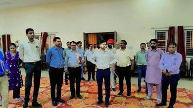 अंतर्राष्ट्रीय योग दिवस की तैयारियां तेज, कलेक्टर ने आयुक्त के साथ खालसा पब्लिक स्कूल का किया निरीक्षण