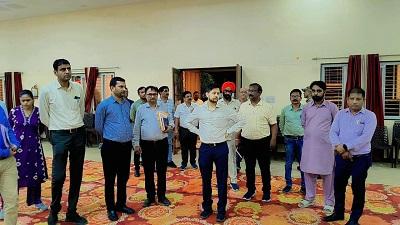अंतर्राष्ट्रीय योग दिवस की तैयारियां तेज, कलेक्टर ने आयुक्त के साथ खालसा पब्लिक स्कूल का किया निरीक्षण 1 अंतर्राष्ट्रीय योग दिवस की तैयारियां तेज, कलेक्टर ने आयुक्त के साथ खालसा पब्लिक स्कूल का किया निरीक्षण