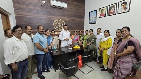 जनता की हर समस्या का होगा समाधान, अधिकारियों को दिए त्वरित कार्रवाई के निर्देश : विधायक देवेंद्र यादव 1 जनता की हर समस्या का होगा समाधान, अधिकारियों को दिए त्वरित कार्रवाई के निर्देश : विधायक देवेंद्र यादव