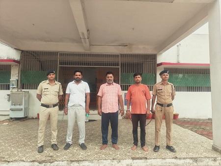 *भिलाई स्टील प्लांट से संगठित स्क्रैप चोरी प्रकरण में गिरफ्तार तीन आरोपी पुलिस रिमांड में... 1 *भिलाई स्टील प्लांट से संगठित स्क्रैप चोरी प्रकरण में गिरफ्तार तीन आरोपी पुलिस रिमांड में...