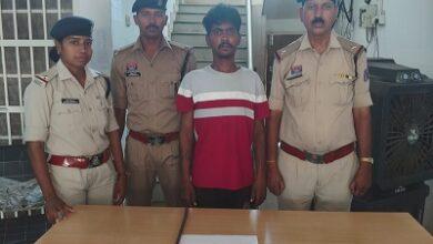सूने मकान में चोरी करने वाले आरोपी को गिरफ्तार कर दुर्ग पुलिस ने चोरी गई मशरूका एवं घटना में प्रयुक्त सामग्री बरामद की 1 सूने मकान में चोरी करने वाले आरोपी को गिरफ्तार कर दुर्ग पुलिस ने चोरी गई मशरूका एवं घटना में प्रयुक्त सामग्री बरामद की