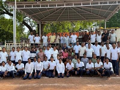 अंतर्राष्ट्रीय योग दिवस पर पुलिस लाइन दुर्ग में विशाल योग शिविर आयोजित, पुलिस अधिकारियों एवं कर्मचारियों ने उत्साहपूर्वक किया योगाभ्यास 1 अंतर्राष्ट्रीय योग दिवस पर पुलिस लाइन दुर्ग में विशाल योग शिविर आयोजित, पुलिस अधिकारियों एवं कर्मचारियों ने उत्साहपूर्वक किया योगाभ्यास