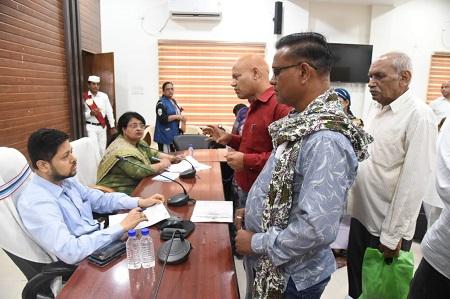 पट्टे की जमीन का चिन्हांकन कर कब्जा दिलाने महिला ने कलेक्टर से लगाई गुहार...