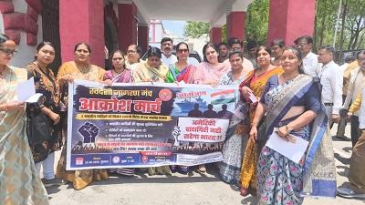 स्वदेशी जागरण मंच की आक्रोश रैली में अमेरिका के खिलाफ फूटा जनाक्रोश...