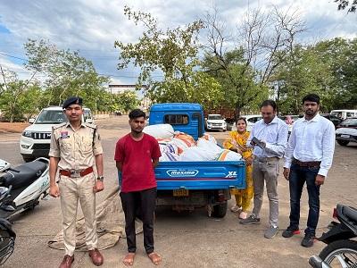 सोसायटी के चावल का अवैध परिवहन करने वाले आरोपी को सुपेला पुलिस ने वाहन सहित पकड़ा, खाद्य विभाग के साथ वैधानिक कार्यवाही जारी