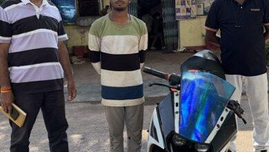 मोटर सायकल चोरी करने वाले आरोपी को मोहन नगर पुलिस व सीएसपी दुर्ग की टीम ने मध्य रात्रि में घेराबंदी कर पकड़ा, चोरी की केटीएम मोटर सायकल बरामद, आरोपी भेजा गया न्यायिक रिमांड पर