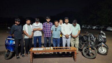 दुर्ग पुलिस की जुआ पर लगातार कार्यवाही जारी,गनियारी स्थित बड़कू दाऊ के बाड़ा पर पुरानी भिलाई पुलिस एवं एसीसीयू की संयुक्त कार्रवाई, 08 जुआरी गिरफ्तार...