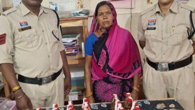 अवैध शराब बिक्री पर दुर्ग पुलिस की लगातार कार्यवाही जारी,महिला आरोपी गिरफ्तार...