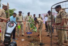 सरदार वल्लभभाई पटेल की 150वीं जयंती के उपलक्ष्य में "एक भारत श्रेष्ठ भारत" की भावना के साथ दुर्ग पुलिस द्वारा वृहद वृक्षारोपण कार्यक्रम आयोजित