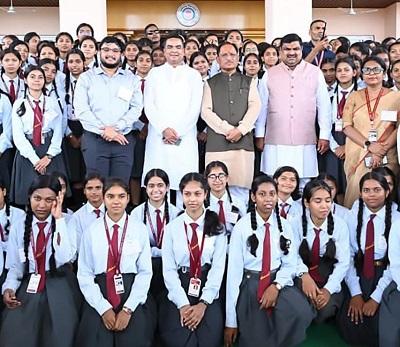 लोकतंत्र की पाठशाला बना विधानसभा परिसर: शकुंतला विद्यालय के विद्यार्थियों ने सदन की कार्यवाही का किया अवलोकन 3 लोकतंत्र की पाठशाला बना विधानसभा परिसर: शकुंतला विद्यालय के विद्यार्थियों ने सदन की कार्यवाही का किया अवलोकन