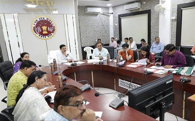 संस्थागत प्रसव को बढ़ावा देना तथा कुपोषण दूर करना स्वास्थ्य एवं महिला बाल विकास विभाग की जिम्मेदारी - कमिश्नर शीलेंद्र सिंह 1 संस्थागत प्रसव को बढ़ावा देना तथा कुपोषण दूर करना स्वास्थ्य एवं महिला बाल विकास विभाग की जिम्मेदारी - कमिश्नर शीलेंद्र सिंह