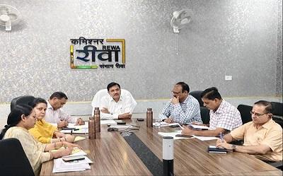 कमिश्नर ने वीडियो कान्फ्रेंसिंग से कलेक्टर्स को दिए निर्देश गर्भवती महिलाओं का शत-प्रतिशत पंजीयन और जाँच कराएं