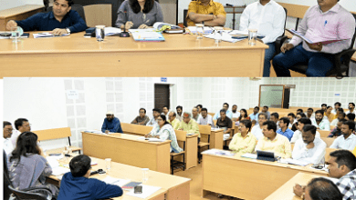 ​निगम आयुक्त ने ली समीक्षा बैठक, स्ट्रीट लाइट, रेन वाटर हार्वेस्टिंग और पौधारोपण पर विशेष जोर