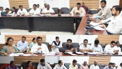 राजस्व प्रकरणों का निराकरण समय-सीमा में करने के दिए निर्देश... 10 राजस्व प्रकरणों का निराकरण समय-सीमा में करने के दिए निर्देश...