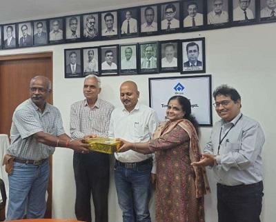 राजभाषा कार्यशाला के अंतर्गत ‘मेरा विषय–मेरी समालोचना’ विषय पर हिंदी संगोष्ठी आयोजित
