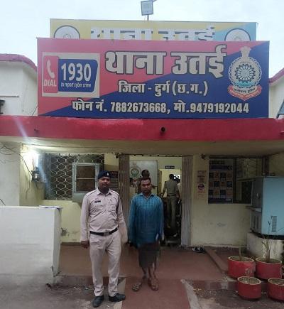 नशे के विरुद्ध दुर्ग पुलिस की लगातार कार्रवाई जारी, अवैध शराब बिक्री करते आरोपी गिरफ्तार...