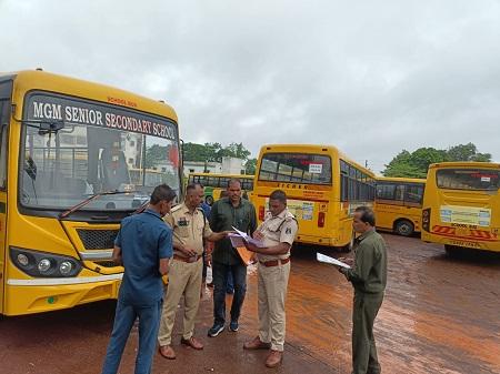 यातायात पुलिस दुर्ग और परिवहन विभाग द्वारा सयुंक्त रूप से की गई जाँच...