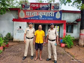 गांजा तस्करी नेटवर्क पर दुर्ग पुलिस का बड़ा वार, फरार सप्लायर गिरफ्तार, पूछताछ में खुली सप्लाई चेन 1 गांजा तस्करी नेटवर्क पर दुर्ग पुलिस का बड़ा वार, फरार सप्लायर गिरफ्तार, पूछताछ में खुली सप्लाई चेन