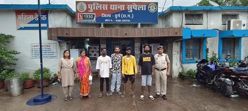 स्थायी एवं गिरफ्तारी वारंटियों के विरुद्ध दुर्ग पुलिस का विशेष अभियान जारी, तीन दिनों में 274 वारंटों का सफल निष्पादन... 3 स्थायी एवं गिरफ्तारी वारंटियों के विरुद्ध दुर्ग पुलिस का विशेष अभियान जारी, तीन दिनों में 274 वारंटों का सफल निष्पादन...