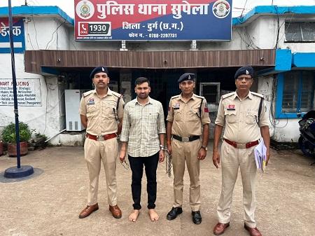 लंबे समय से फरार ऐरिना कैपीटल का संचालक निवेशकों से करोड़ों रुपये की धोखाधड़ी के मामले में गिरफ्तार...