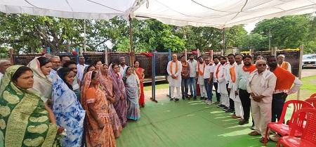 विधायक ललित चंद्राकर ने रिसाली निगम के ग्राम डुंडेरा वार्ड 35 व 36 में 1 करोड़ 25 लाख के विकास कार्यों की आधारशिला रखी 1 विधायक ललित चंद्राकर ने रिसाली निगम के ग्राम डुंडेरा वार्ड 35 व 36 में 1 करोड़ 25 लाख के विकास कार्यों की आधारशिला रखी