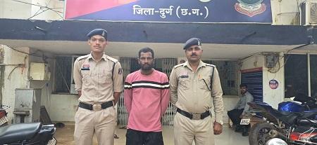 अवैध शराब बिक्री करने वाले आरोपी को जामुल पुलिस ने गिरफ्तार कर 33 पौवा देशी मदिरा जप्त की... 1 अवैध शराब बिक्री करने वाले आरोपी को जामुल पुलिस ने गिरफ्तार कर 33 पौवा देशी मदिरा जप्त की...
