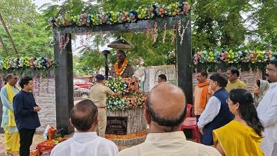 दुर्ग दौरे पर DGP अरुण देव गौतम: पुलिस अधोसंरचना को मिली नई सौगात, शहीद रजनीकांत को दी भावभीनी श्रद्धांजलि