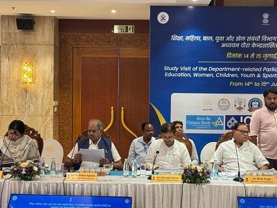 सार्वजनिक उपक्रमों (PSUs) और बैंकों को सीएसआर फंड का बड़ा हिस्सा महिला कल्याण में लगाने का दिया निर्देश