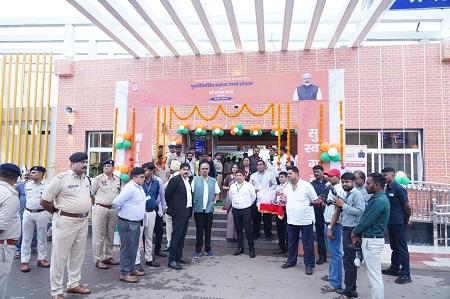 रेलवे विकास में छत्तीसगढ़ को बड़ी उपलब्धि, सरोना सहित तीन पुनर्विकसित स्टेशनों का प्रधानमंत्री ने किया लोकार्पण... 1 रेलवे विकास में छत्तीसगढ़ को बड़ी उपलब्धि, सरोना सहित तीन पुनर्विकसित स्टेशनों का प्रधानमंत्री ने किया लोकार्पण...