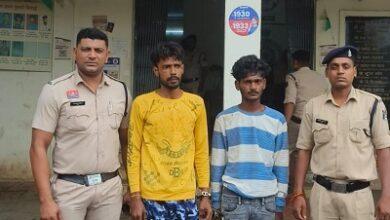 ऑटो में सवार यात्री की जेब से ₹74,000 चोरी करने वाले ऑटो चालक एवं उसके साथी को पुरानी भिलाई पुलिस ने किया गिरफ्तार 2 ऑटो में सवार यात्री की जेब से ₹74,000 चोरी करने वाले ऑटो चालक एवं उसके साथी को पुरानी भिलाई पुलिस ने किया गिरफ्तार