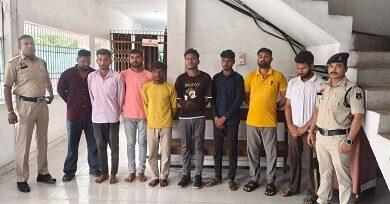 कमीशन के लालच में साइबर अपराधियों को बैंक खाते उपलब्ध कराने वाले 09 म्यूल खाताधारक एवं एजेंट गिरफ्तार 6 कमीशन के लालच में साइबर अपराधियों को बैंक खाते उपलब्ध कराने वाले 09 म्यूल खाताधारक एवं एजेंट गिरफ्तार