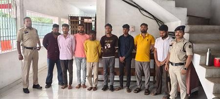 कमीशन के लालच में साइबर अपराधियों को बैंक खाते उपलब्ध कराने वाले 09 म्यूल खाताधारक एवं एजेंट गिरफ्तार 1 कमीशन के लालच में साइबर अपराधियों को बैंक खाते उपलब्ध कराने वाले 09 म्यूल खाताधारक एवं एजेंट गिरफ्तार