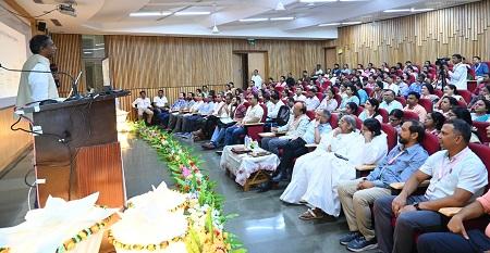 IIT भिलाई में 'इनर मास्टरी रिट्रीट' का आयोजन, तनाव से स्थिरता तक का दिया मंत्र; फैकल्टी और एकेडमिक लीडर्स ने सीखे नेतृत्व के नए सूत्र