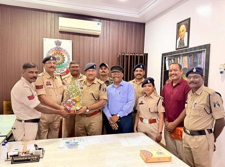 अलविदा दुर्ग, अलविदा भिलाई" : ASP सुखनंदन राठौर का भावुक संदेश, ढाई साल के कार्यकाल के बाद संभालेंगे जगदलपुर की जिम्मेदारी