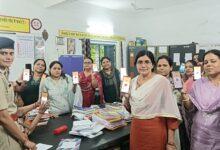 महिलाओं एवं बालिकाओं की सुरक्षा के लिए दुर्ग पुलिस का पिंक पेट्रोलिंग अभियान लगातार जारी...