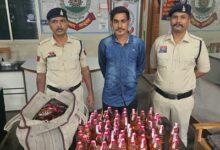 नशे के विरुद्ध विशेष अभियान में दुर्ग पुलिस की लगातार कार्रवाई जारी, अवैध शराब परिवहन एवं बिक्री करने वाला आरोपी गिरफ्तार