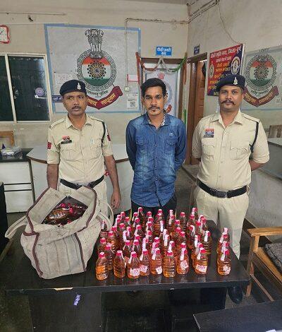 नशे के विरुद्ध विशेष अभियान में दुर्ग पुलिस की लगातार कार्रवाई जारी, अवैध शराब परिवहन एवं बिक्री करने वाला आरोपी गिरफ्तार