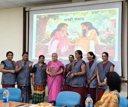 संवाद से सशक्तिकरण तक: महिला कर्मियों के लिए नई पहल कर रहा भिलाई इस्पात संयंत्र... 1 संवाद से सशक्तिकरण तक: महिला कर्मियों के लिए नई पहल कर रहा भिलाई इस्पात संयंत्र...