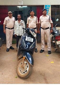 मोटर सायकल चोरी के मामले का आरोपी गिरफ्तार, त्वरित कार्रवाई में चोरी की एक्टिवा बरामद